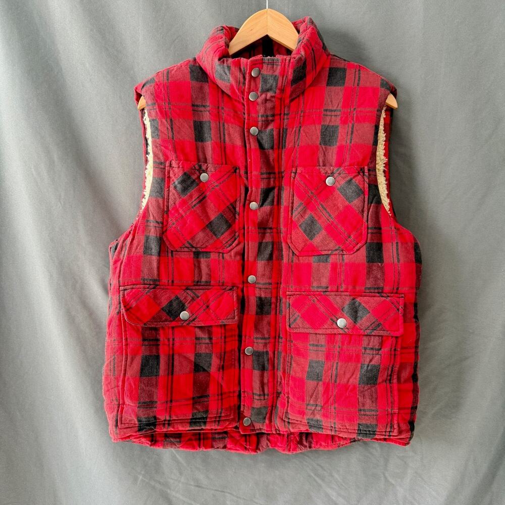 Gap Men’s Puffer Vest Medium Red Buffalo Plaid Sherpa Lined Snap Button Gorpcore